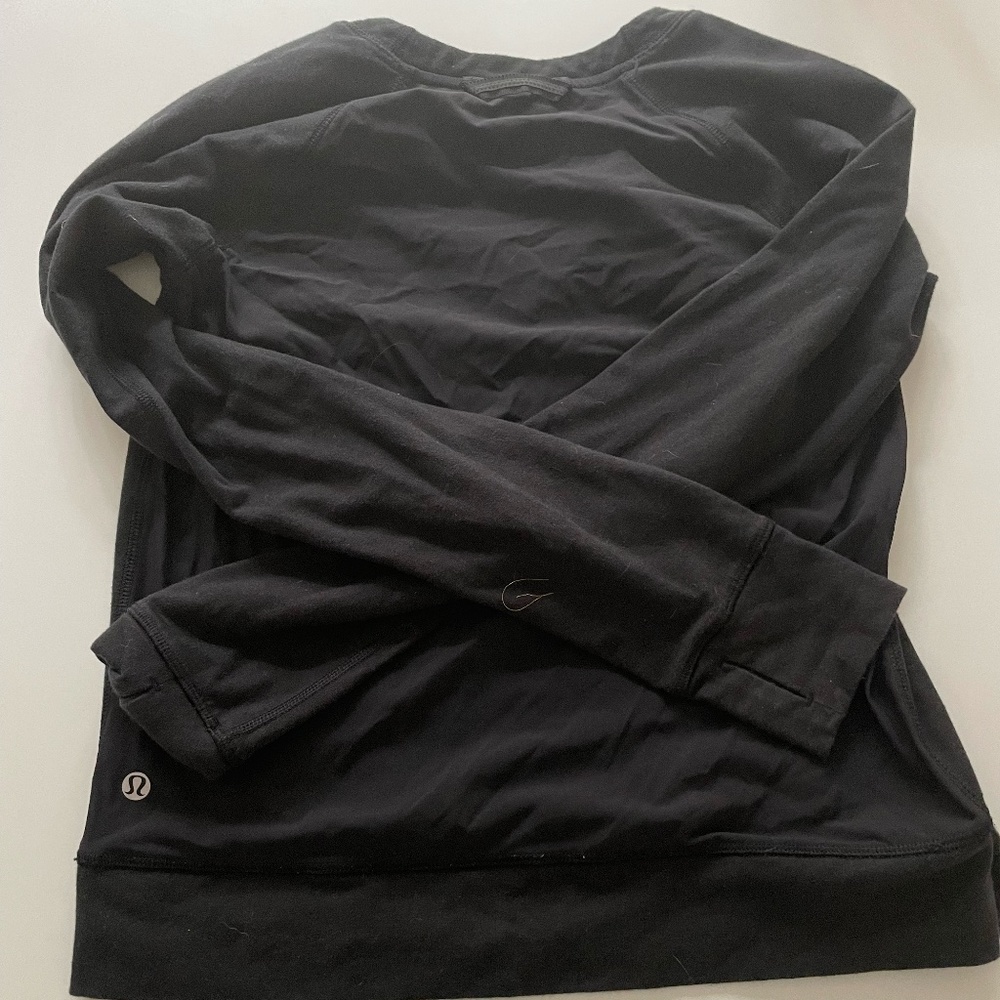Black Lululemon Sweatshirt